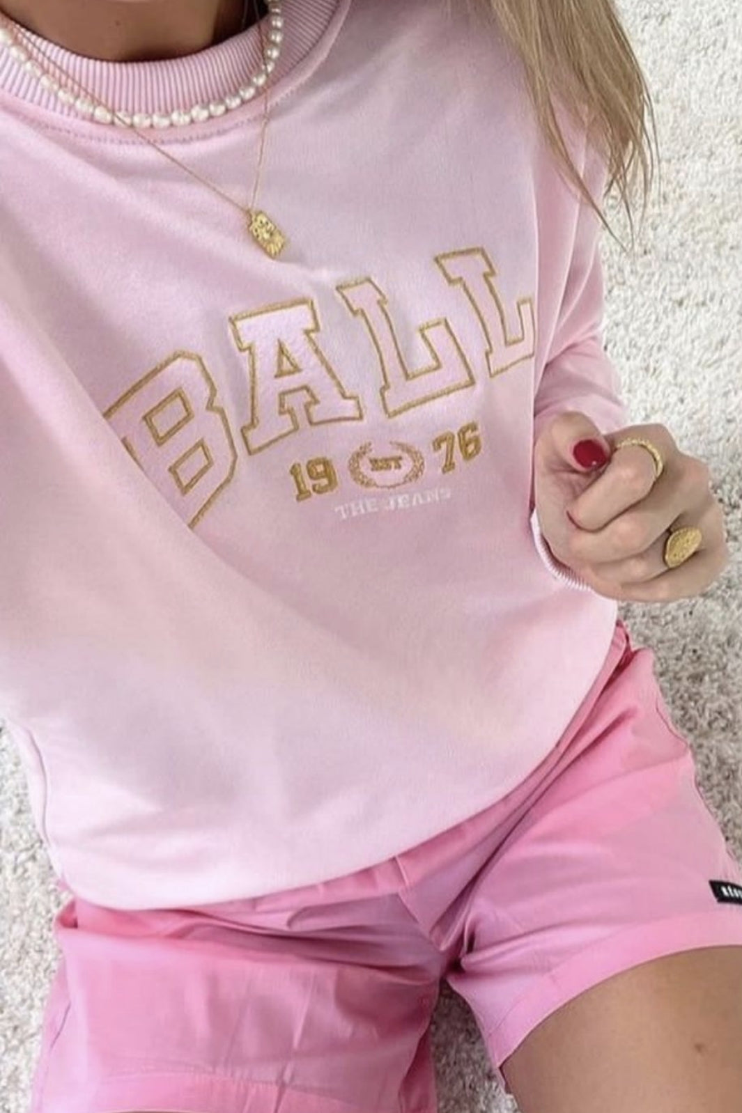 Ball - Sweatshirt L. Taylor - Milkshake Sweatshirts 