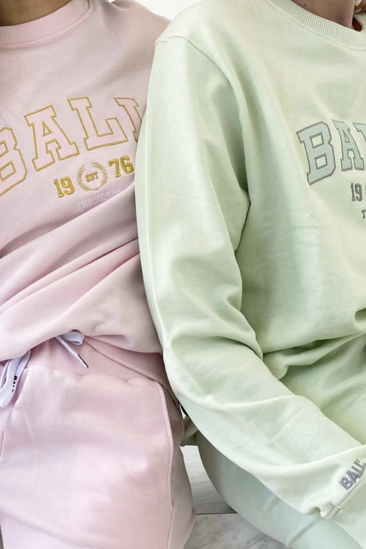 Ball - Sweatshirt L. Taylor - Milkshake Sweatshirts 