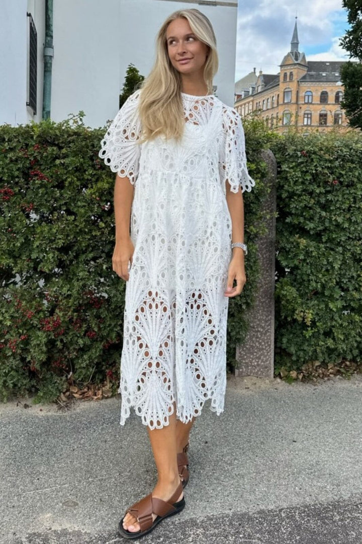 BYIC - Melia Midi Lace Dress - White Kjoler 