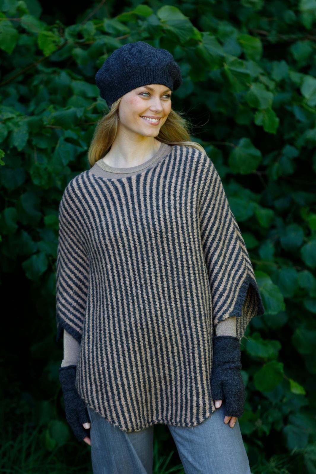 Black Colour - Bcpella Stripe Poncho - Latte/ Dk. Grey