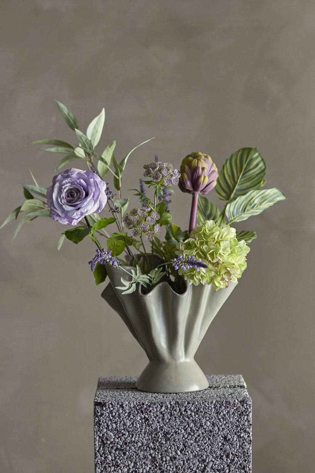 Forudbestilling - Bloomingville - Whisper Buket, Lilla, Kunstige Blomster 82061535 - Purple