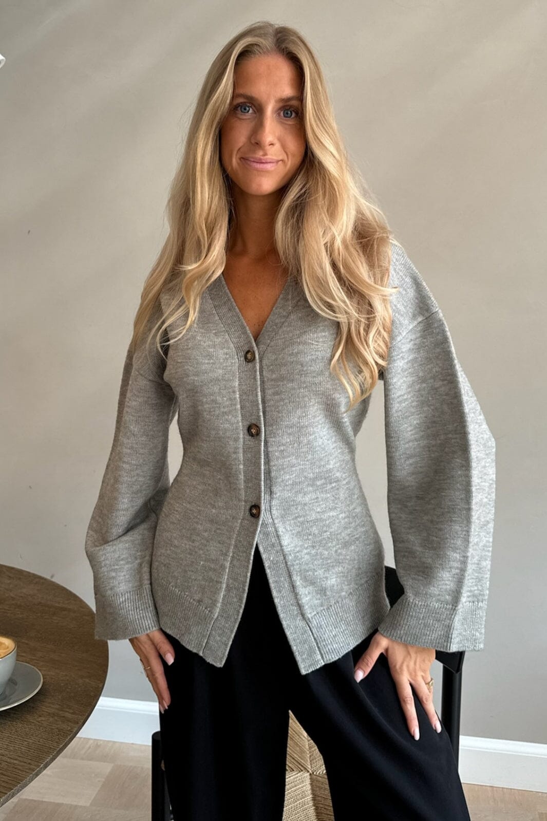 Forudbestilling - BYIC - Karmaic Fitted Cardigan - grey Grey Cardigans 