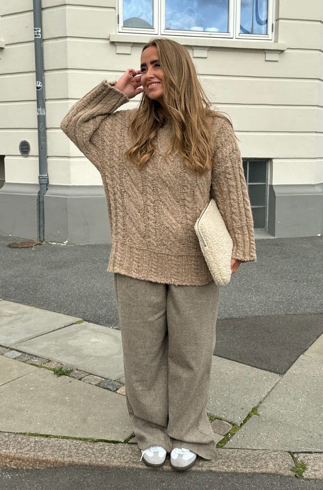 Forudbestilling - BYIC - Kikiic Sweater - beige Beige Sweatshirts 