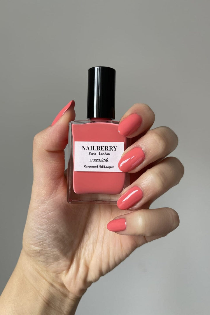 Forudbestilling - Nailberry - English Rose - Classic Coral Pink Opaque Neglelak 