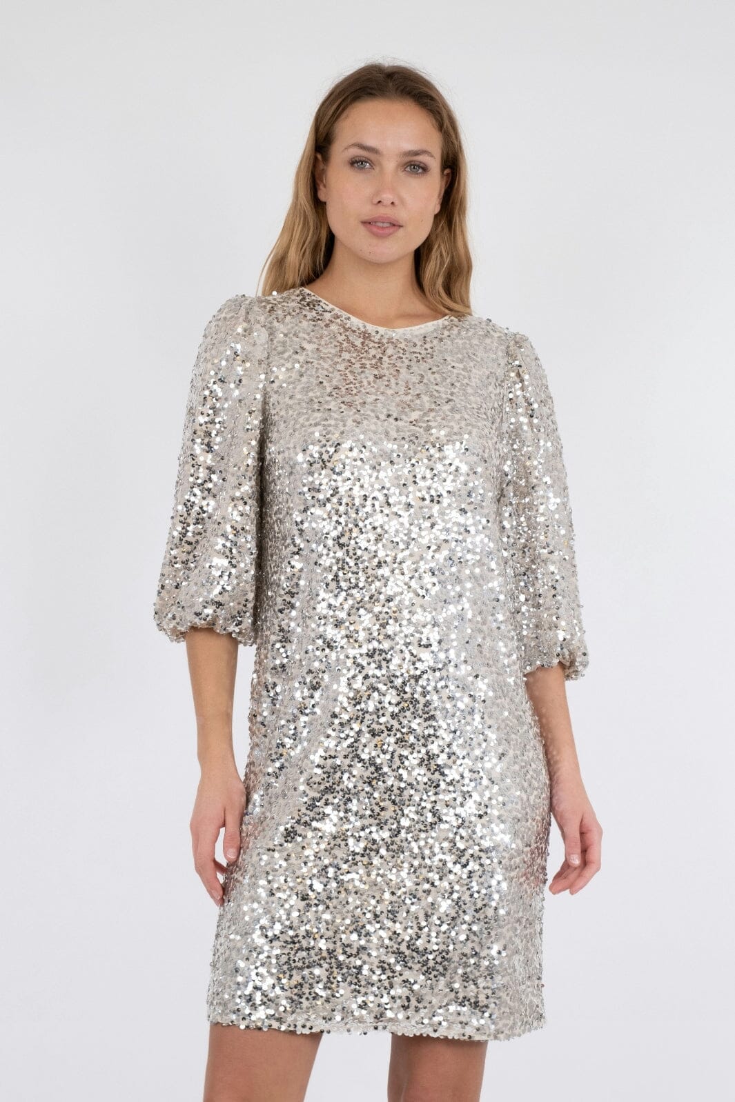 Forudbestilling - Neo Noir - Lassie Sequins Dress - Pale Gold Kjoler 