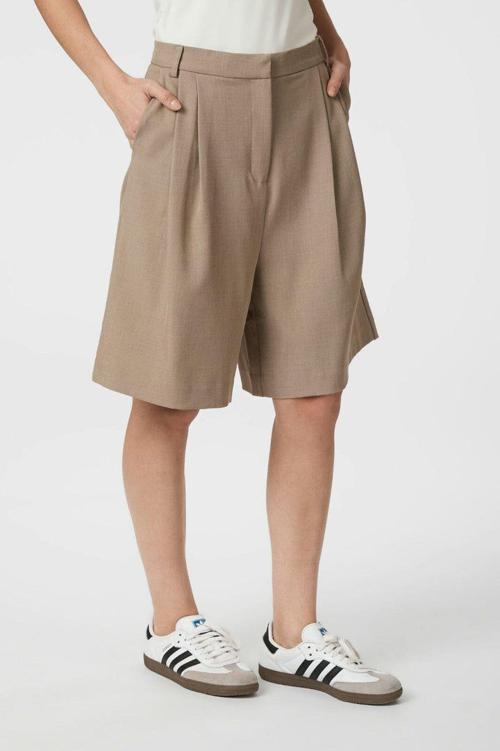 Neo Noir - Nika Structure Bermuda Shorts 165353 - 811 - Dark Taupe