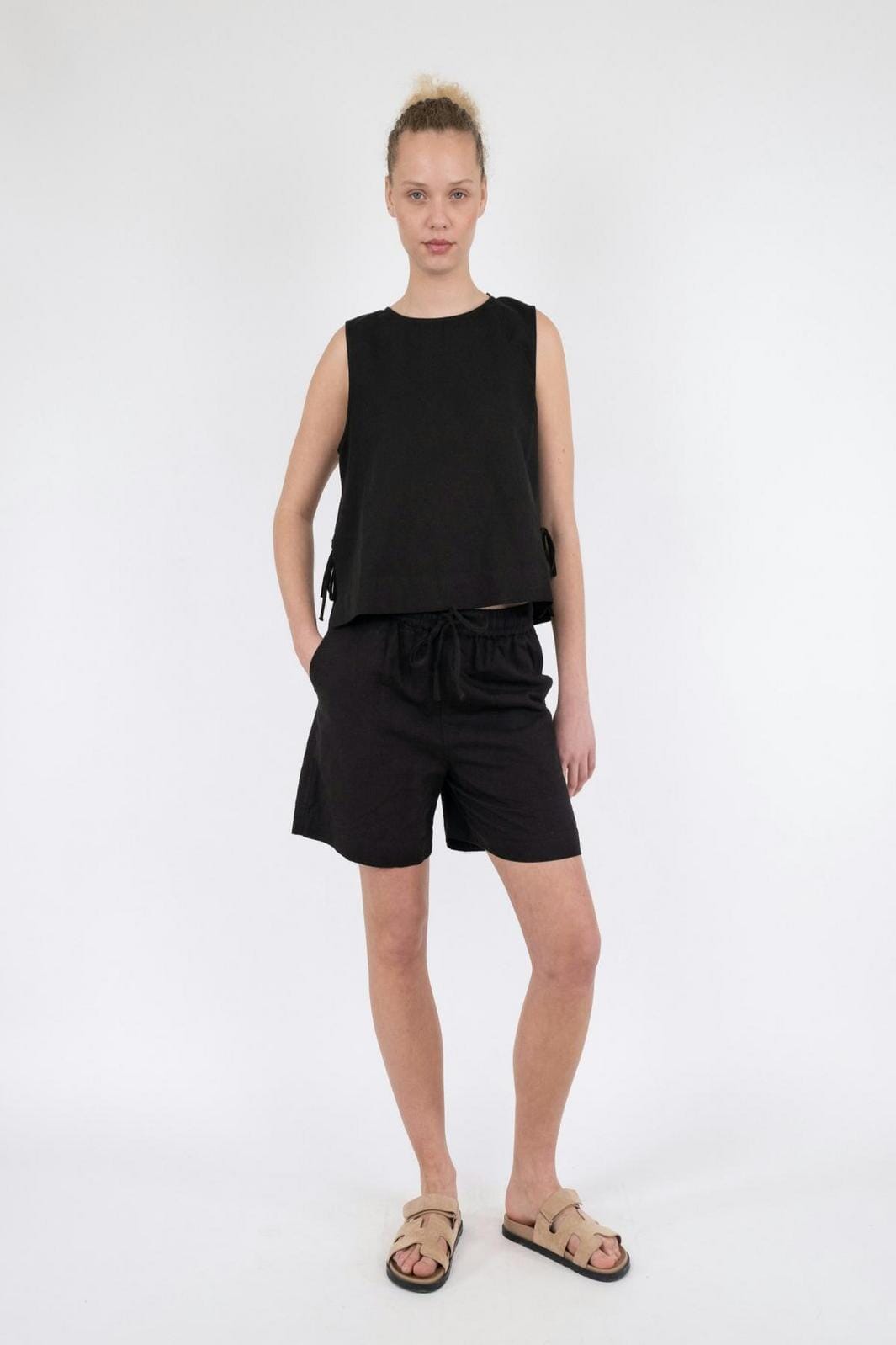 Forudbestilling - Neo Noir - Shea Linen Shorts - Black Shorts 