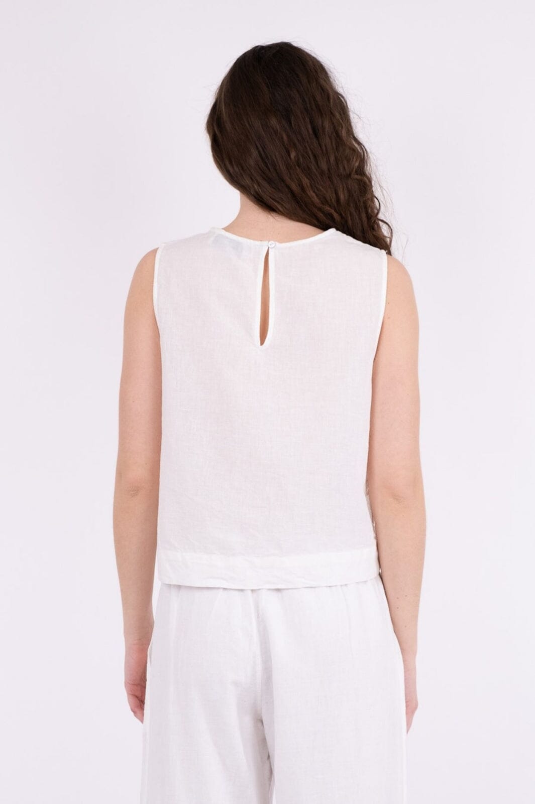 Forudbestilling - Neo Noir - Svetlana Linen Top - White (Maj) Toppe 