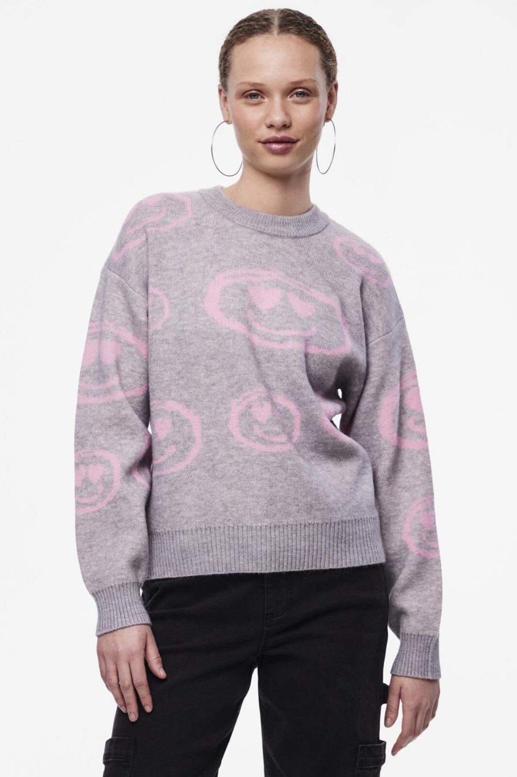 Forudbestilling - Pieces - Pcdanni Ls Loose Knit - 4561743 Light Grey Melange Prism Pink Smiley Strikbluser 