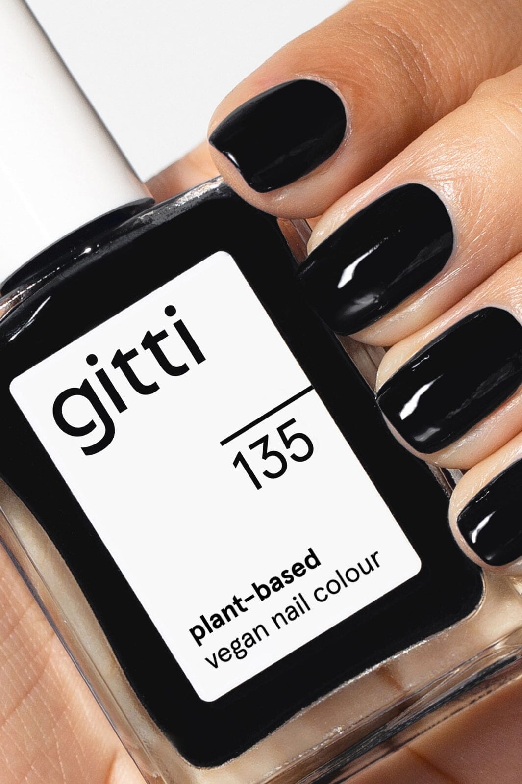 Gitti - Nail Polish 135 - Black Neglelak 