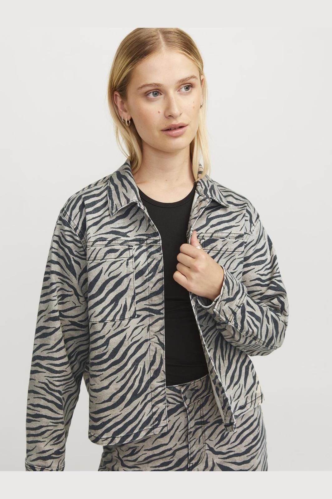 Jjxx - Jxsarah Zebra Overshirt - 4757372 Feather Gray Zebra