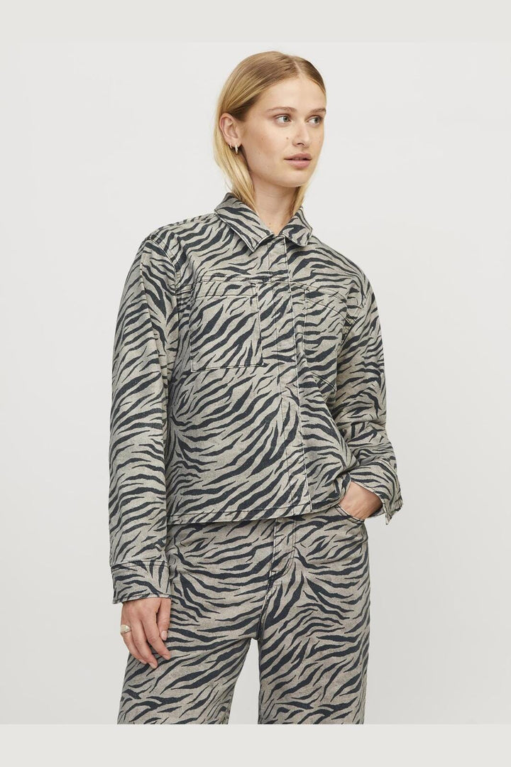 Jjxx - Jxsarah Zebra Overshirt - 4757372 Feather Gray Zebra