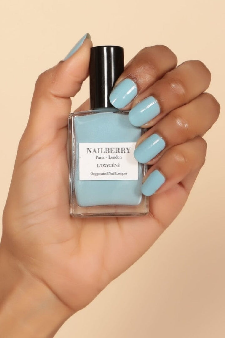 Nailberry - Charleston - Oxygenated Baby Blue Neglelak 