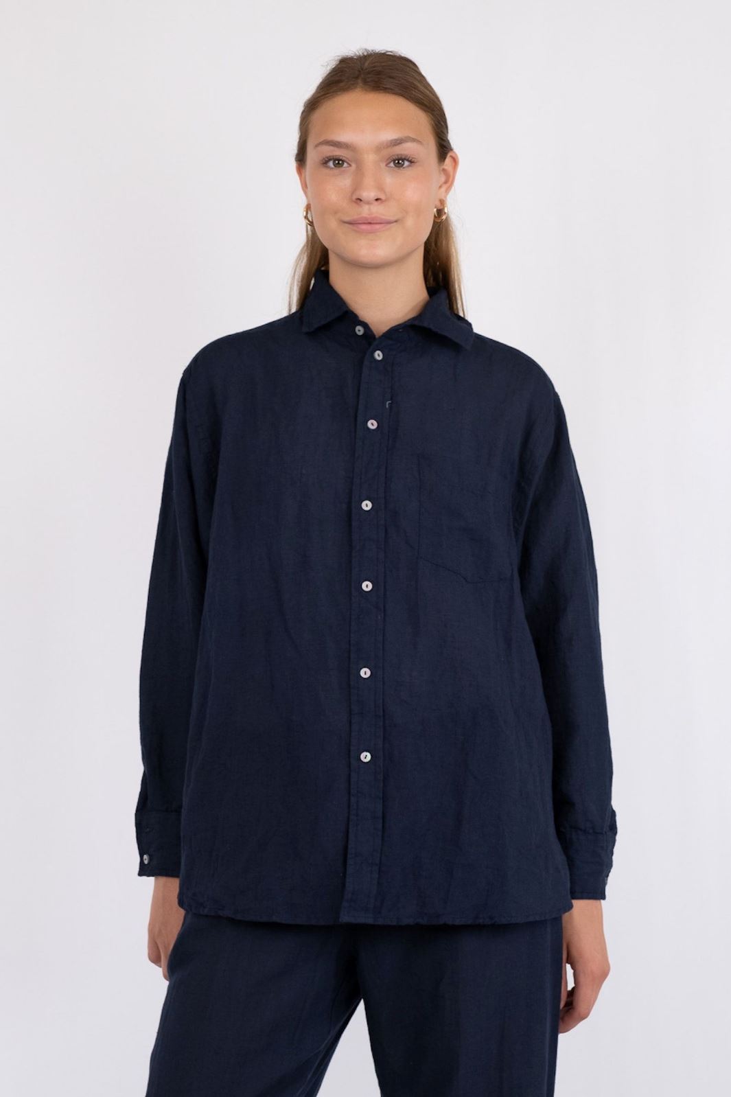 Neo Noir - Dalma Linen Shirt - Navy Bluser 