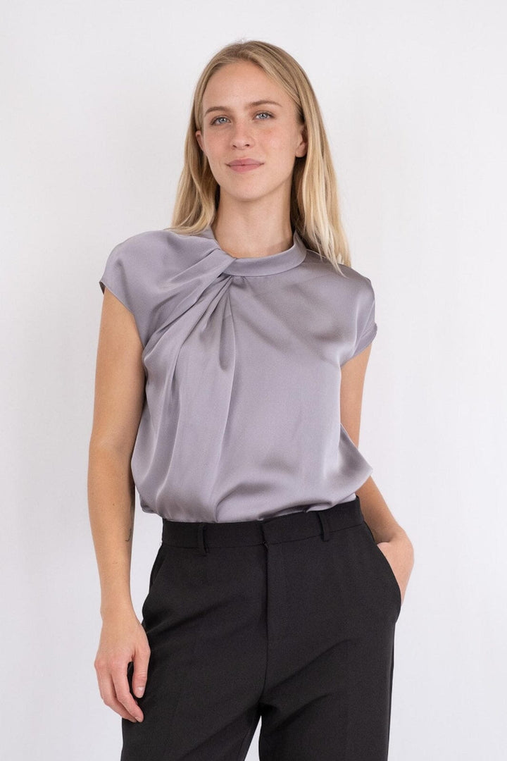 Neo Noir - Fleur Drapy Satin Blouse - 130 Grey Bluser 