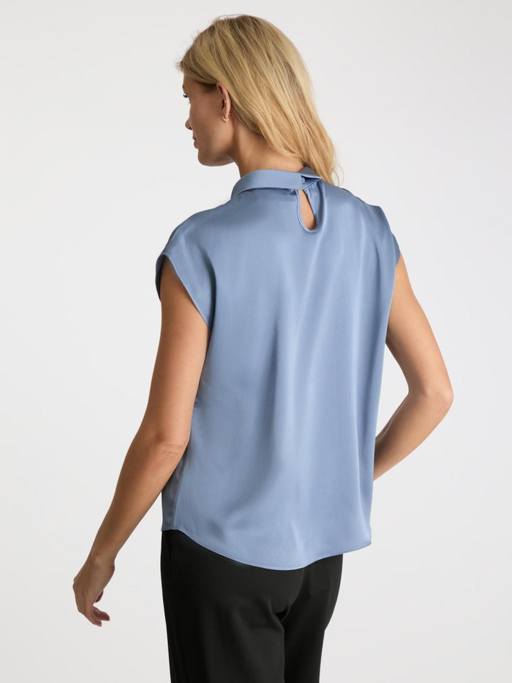 Neo Noir - Fleur Drapy Satin Blouse - Dusty Blue T-shirts 