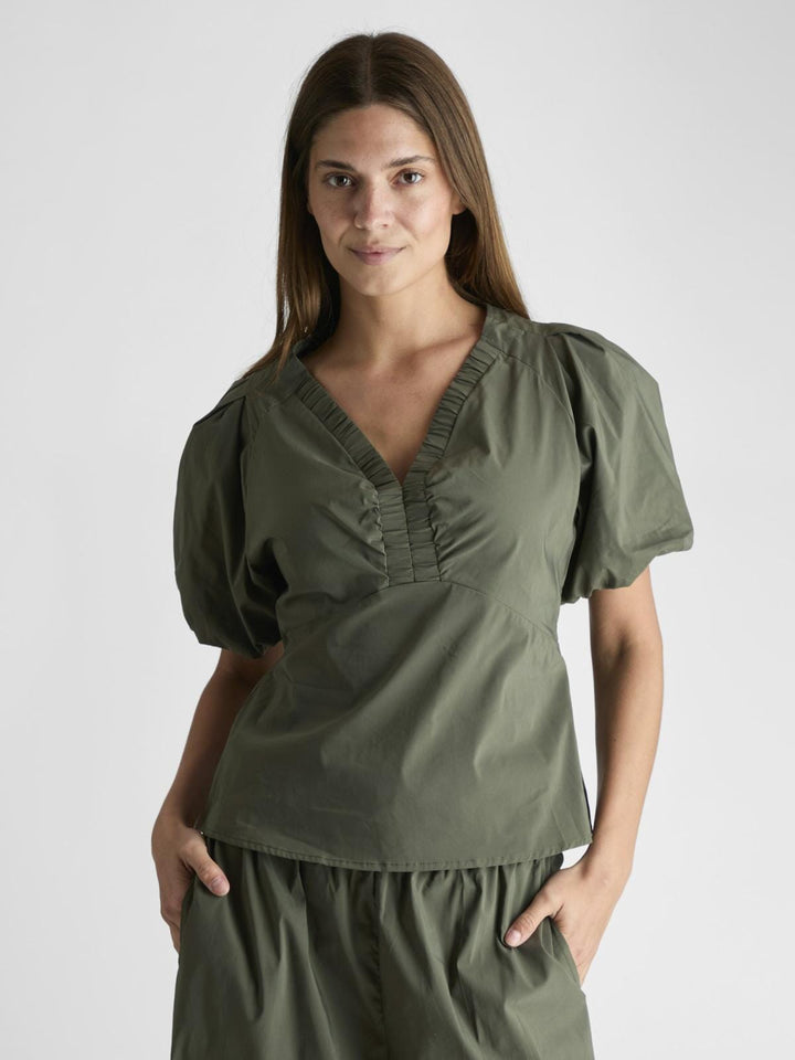 Neo Noir - Irina Poplin Blouse - Army T-shirts 