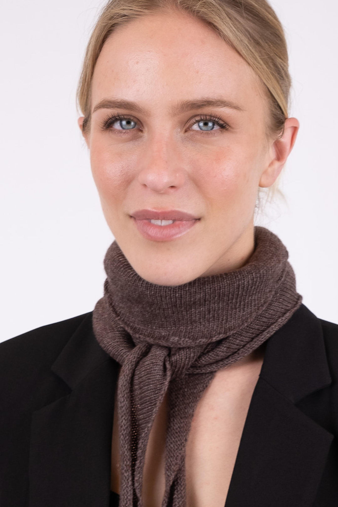 Neo Noir - Misty Knit Scarf - Dark Brown