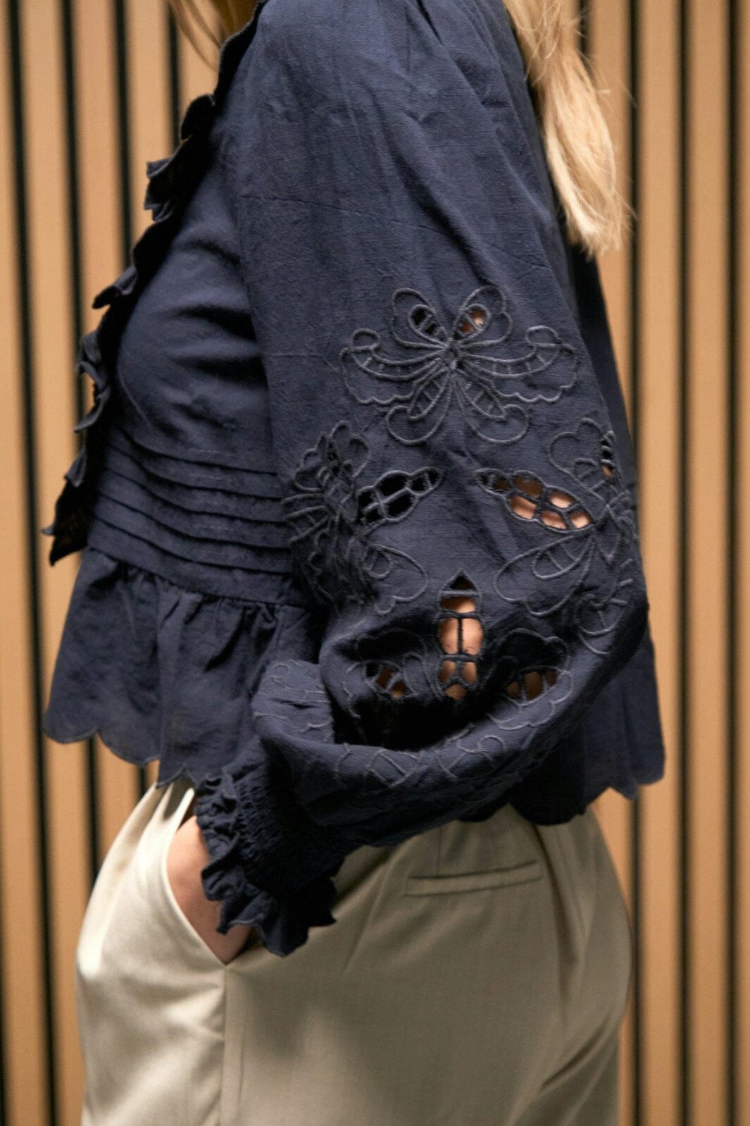 Neo Noir - Petrine Embroidery Blouse - Navy Skjorter 