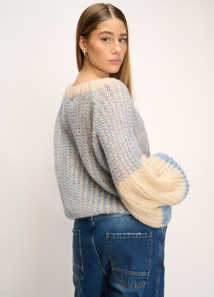 Noella - Liana Knit Sweater - 1036 Dusty Blue Cream Strikbluser 