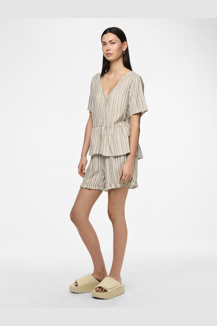 Pieces - Pcalvina Ss Button Down Top - 4472372 Laurel Oak Cloud Dancer