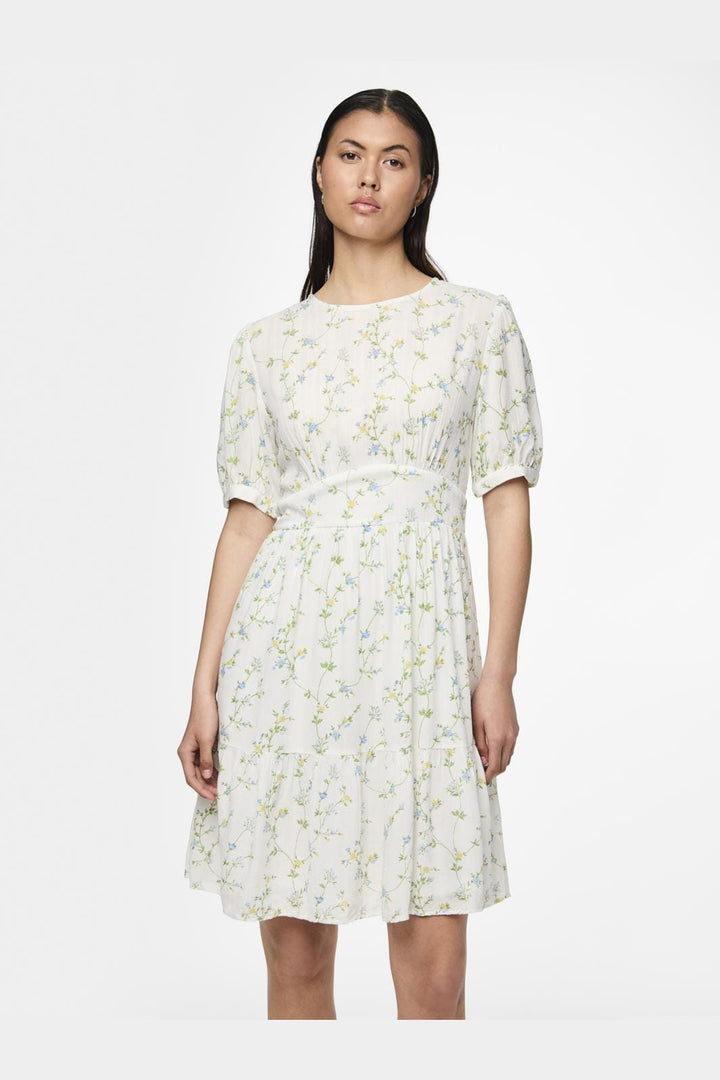 Pieces - Pckary Ss O-Neck Dress - 4523694 Cloud Dancer Flower Field