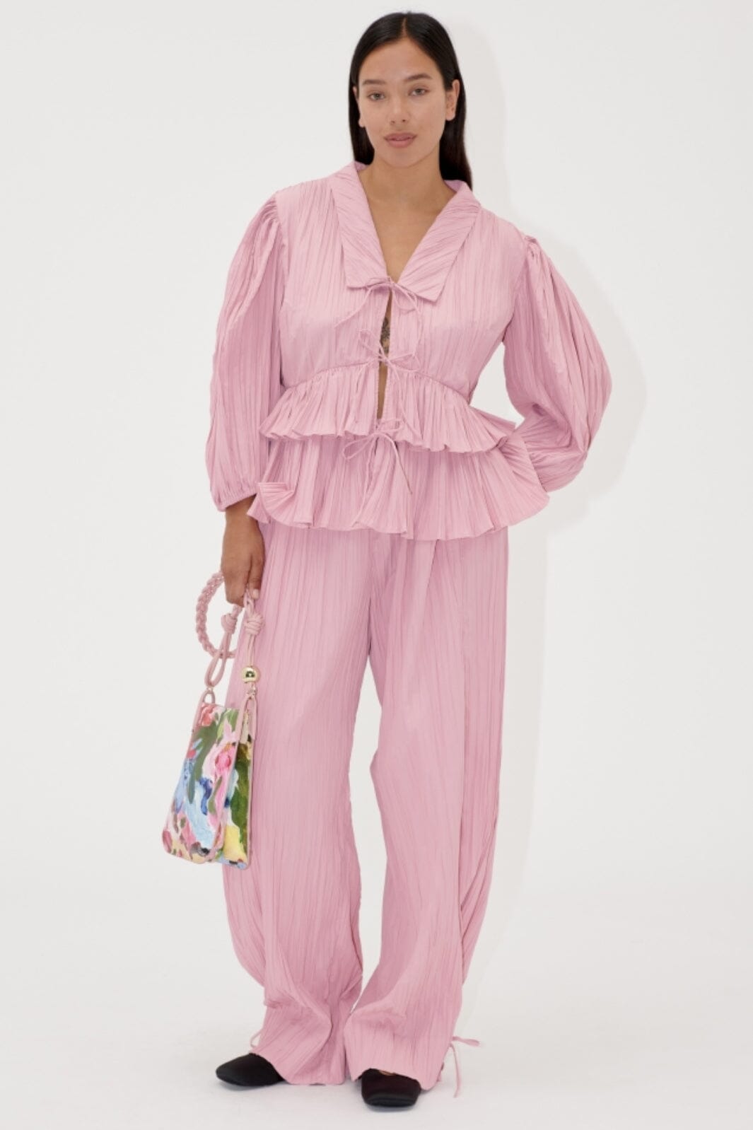 Stine Goya - 2342 Pleated Poly, Loose Pants W/ Tiesg-ss25-p078-2342 - Pink Nectar